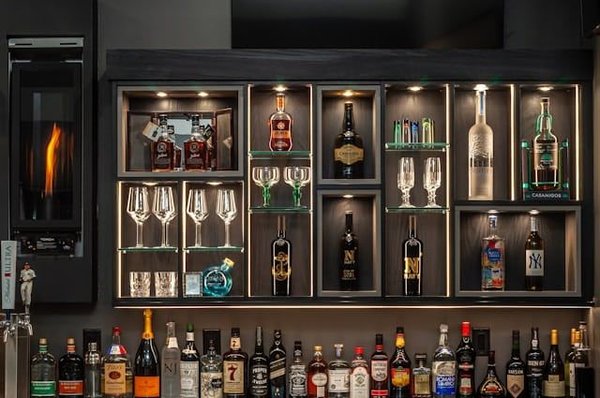 Home cocktail crafting: setting up your own bar